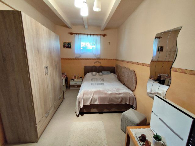 Eladó családi ház, Kiskunfélegyházán 27.99 M Ft, 2 szobás