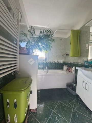 Eladó nyaraló, Üllőn 99.5 M Ft, 4 szobás / költözzbe.hu