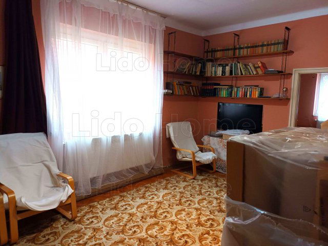 Eladó családi ház, Tatán 36 M Ft, 2 szobás