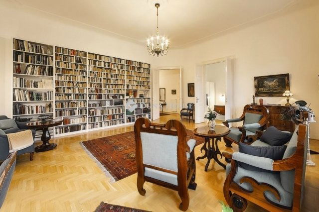 Eladó téglalakás, Budapesten, V. kerületben 399 M Ft, 5 szobás