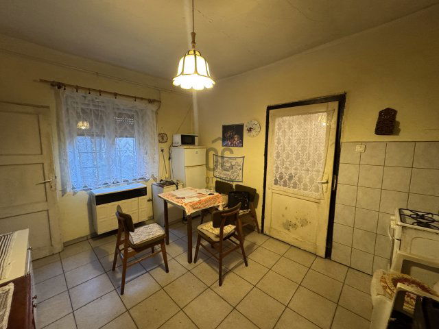 Eladó családi ház, Bábolnán 23.9 M Ft, 2 szobás