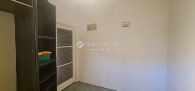 Eladó családi ház, Vecsésen 110 M Ft, 5 szobás