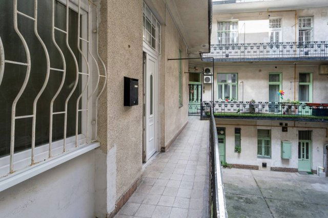 Eladó téglalakás, Budapesten, VI. kerületben 92.4 M Ft