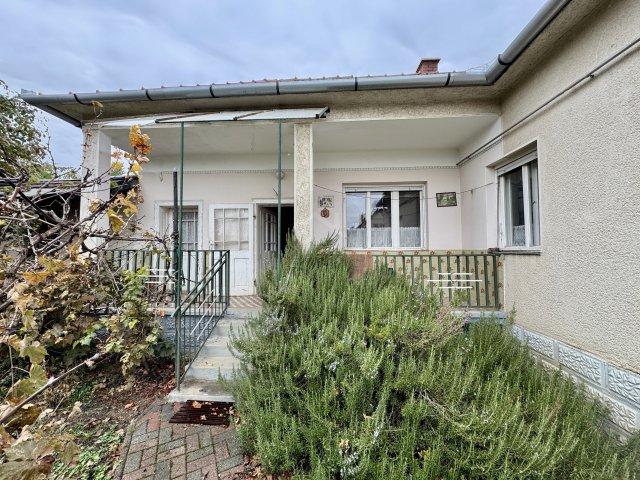 Eladó családi ház, Kartalon 44.9 M Ft, 3 szobás