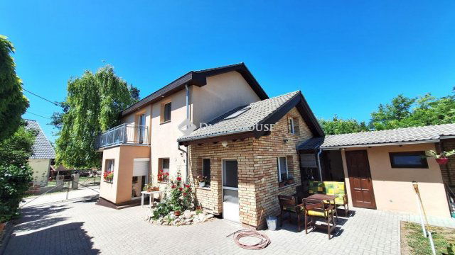 Eladó családi ház, Ráckevén 72.5 M Ft, 5 szobás