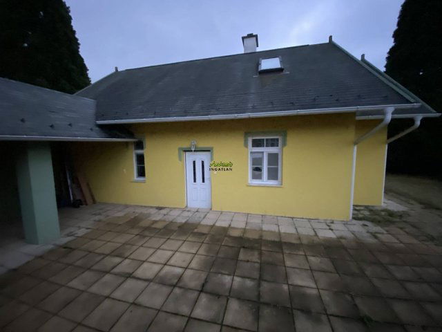 Eladó családi ház, Sopronban 124.9 M Ft, 6 szobás