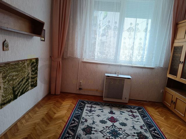 Kiadó téglalakás, albérlet, Szegeden, Osztrovszky utcában
