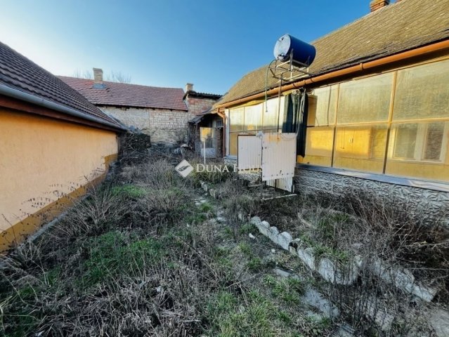 Eladó családi ház, Gombán 19.9 M Ft, 2 szobás