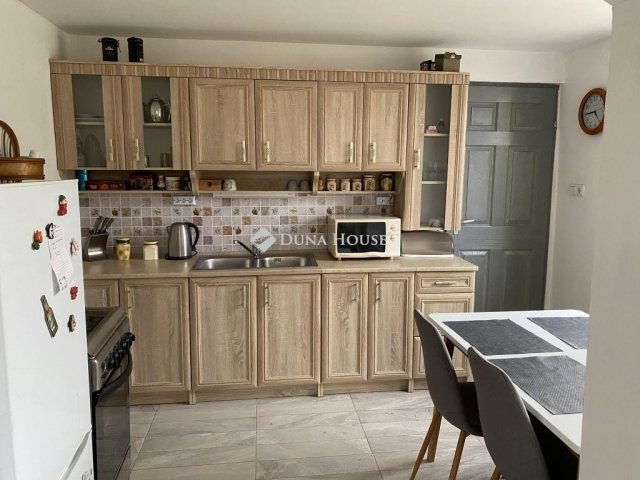 Eladó családi ház, Ladánybenén 49.99 M Ft, 3 szobás