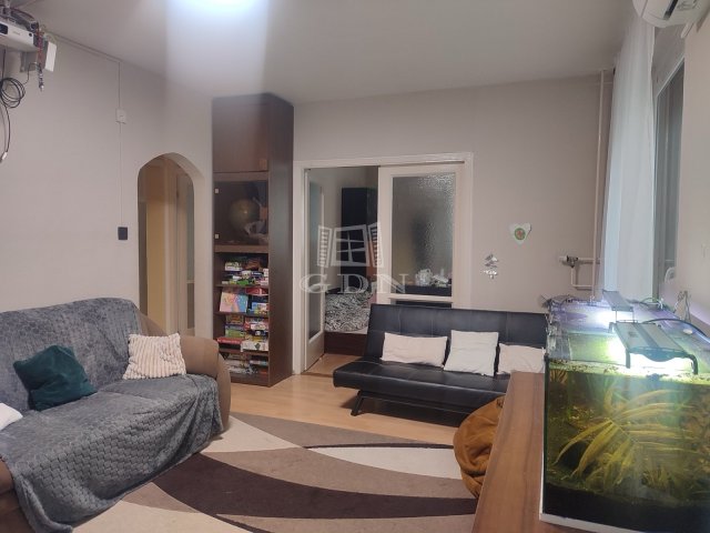 Eladó panellakás, Budapesten, X. kerületben 80 M Ft, 4 szobás