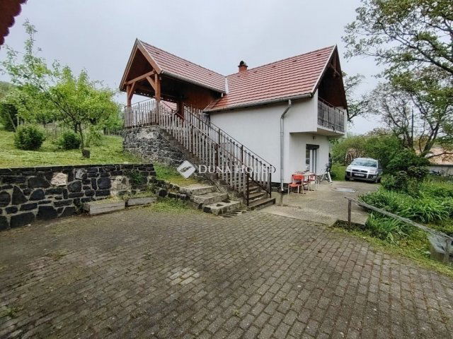 Eladó családi ház, Lesenceistvándon 75 M Ft, 2 szobás