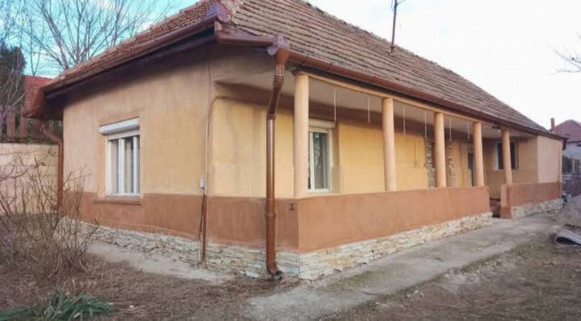 Eladó családi ház, Úrin, Kossuth Lajos utcában 25.9 M Ft