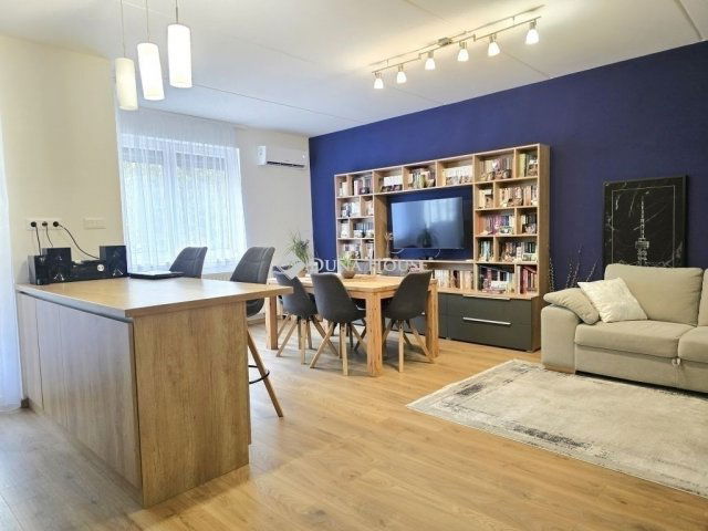 Eladó téglalakás, Pécsett 61.9 M Ft, 2 szobás