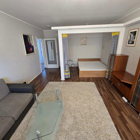 Kiadó panellakás, albérlet, Kecskeméten, Burga utcában