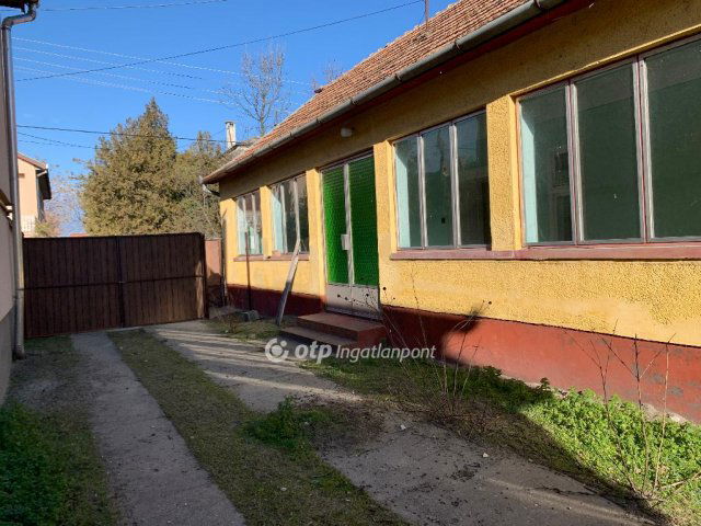 Eladó családi ház, Kiskőrösön 17 M Ft, 3 szobás