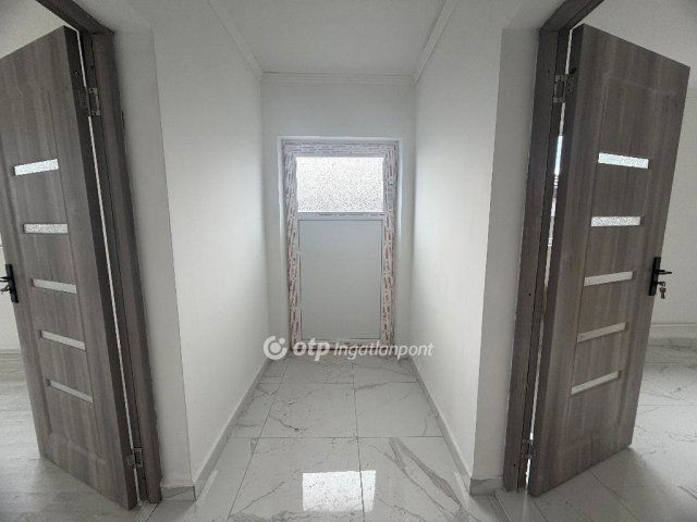 Eladó családi ház, Szabadkígyóson 30 M Ft, 2 szobás