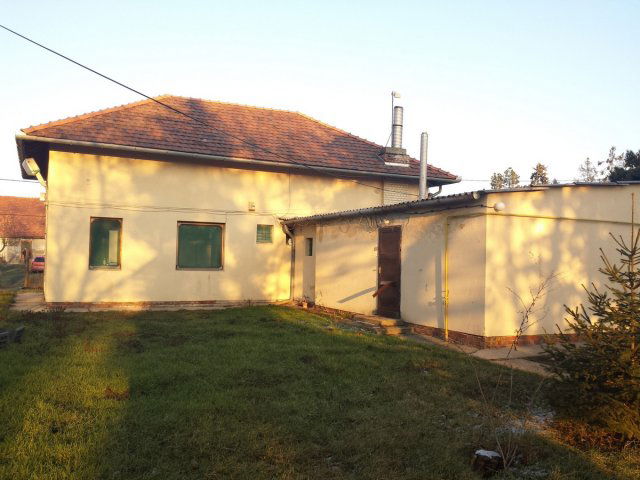 Eladó ipari ingatlan, Martonvásáron 290 M Ft