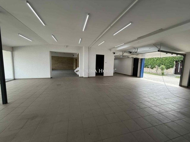 Eladó családi ház, Kecskeméten 100 M Ft, 2 szobás