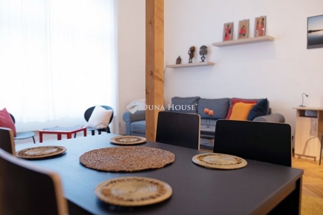 Eladó téglalakás, Budapesten, VII. kerületben 79 M Ft, 1 szobás