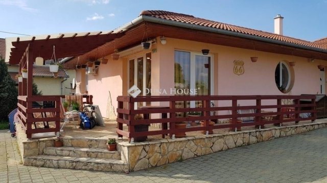 Eladó családi ház, Üllőn 149 M Ft, 4 szobás