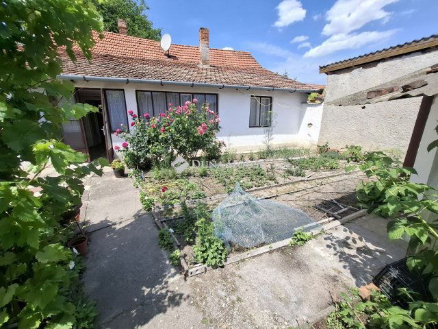 Eladó családi ház, Kiskunfélegyházán 11.9 M Ft, 3 szobás