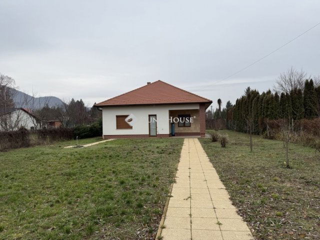 Eladó családi ház, Esztergomban 98 M Ft, 3 szobás