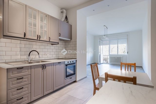 Eladó téglalakás, Budapesten, I. kerületben 109 M Ft, 2 szobás