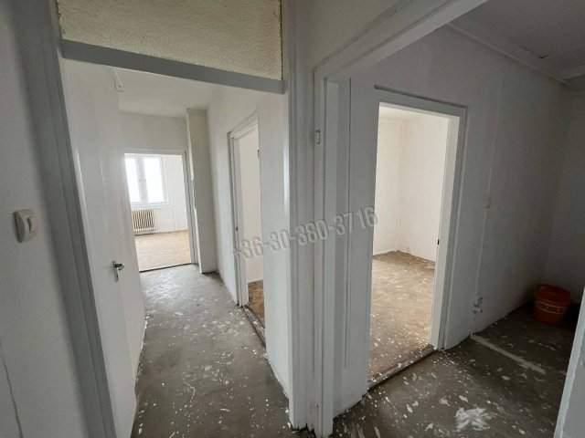 Eladó panellakás, Dunaújvárosban 29.9 M Ft, 2 szobás