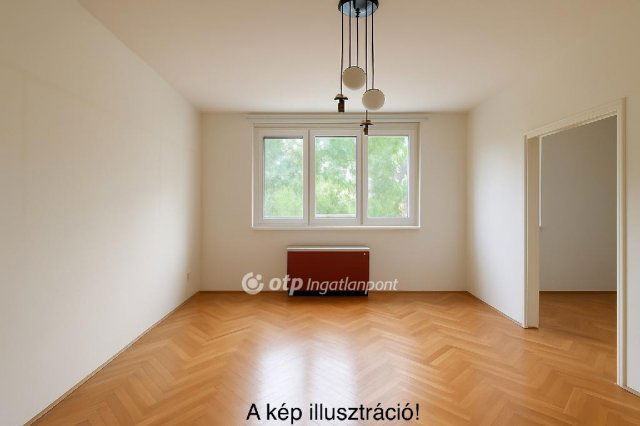 Eladó téglalakás, Esztergomban 54.99 M Ft, 3 szobás
