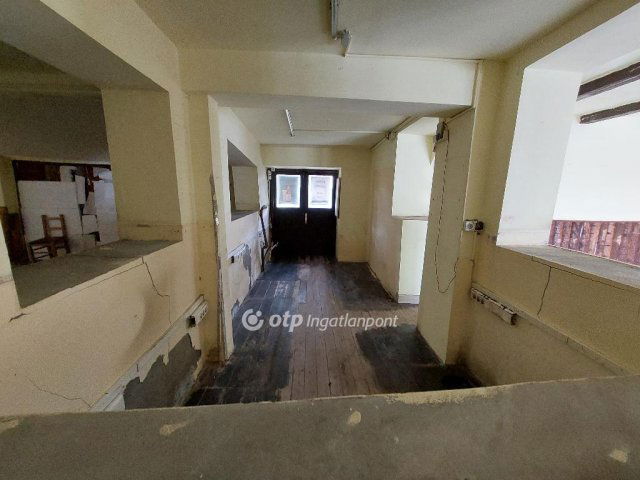 Eladó családi ház, Szentesen 90 M Ft, 3 szobás