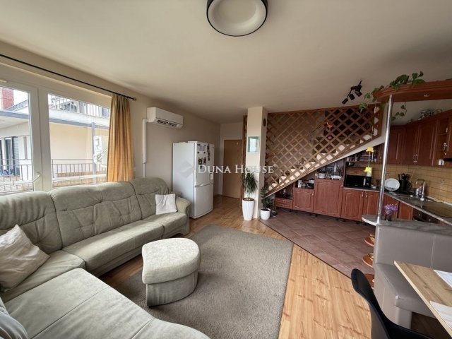 Eladó téglalakás, Pécsett 84.9 M Ft, 5 szobás