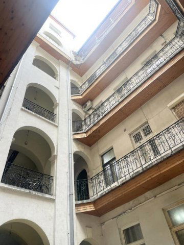 Eladó téglalakás, Budapesten, VI. kerületben 99 M Ft, 3 szobás