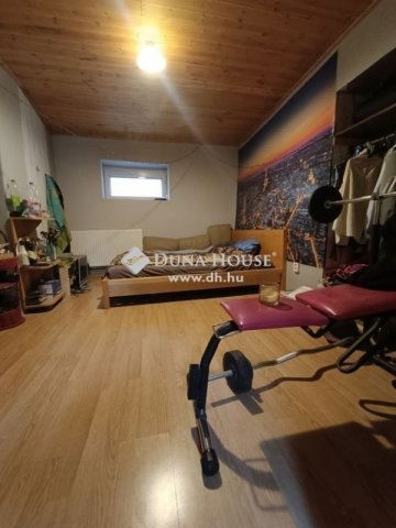 Eladó családi ház, Százhalombattán 74.9 M Ft, 5 szobás