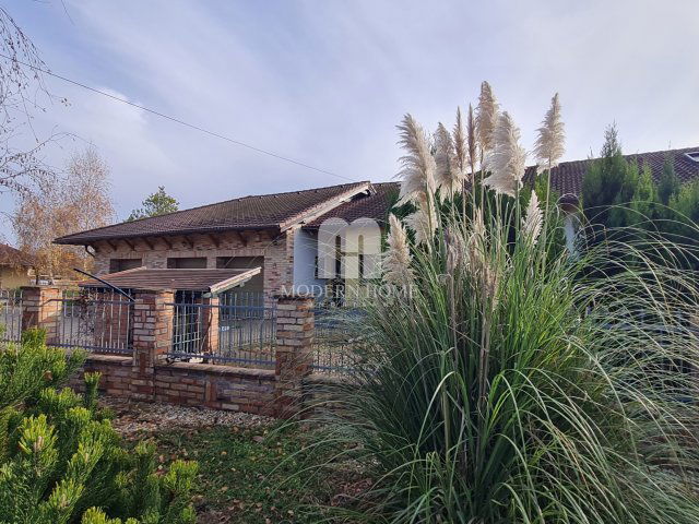 Eladó családi ház, Besnyőn 149 M Ft, 6 szobás