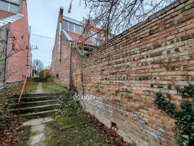 Eladó téglalakás, Perbálon 49.9 M Ft, 2+3 szobás