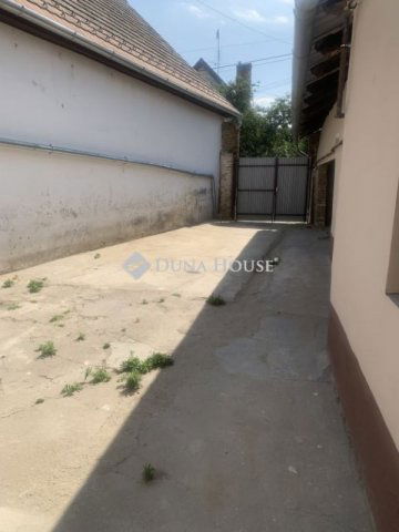 Eladó családi ház, Tolnán 36.5 M Ft, 3 szobás