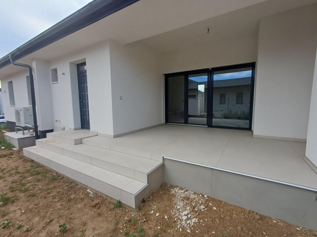 Eladó családi ház, Szombathelyen 90 M Ft, 4 szobás