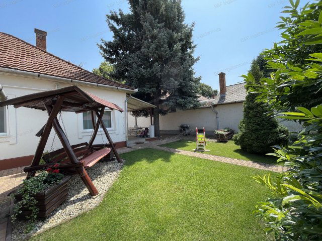 Eladó családi ház, Hajdúszoboszlón 79 M Ft, 6 szobás