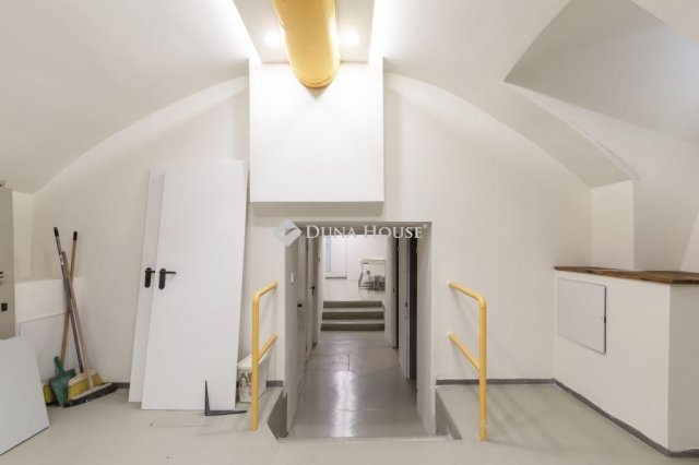 Eladó iroda, Budapesten, VI. kerületben 89 M Ft, 3 szobás