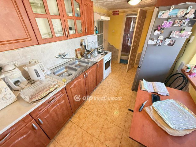 Eladó családi ház, Tiszakécskén 27.9 M Ft, 3 szobás