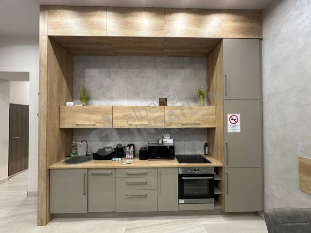 Kiadó téglalakás, albérlet, VI. kerületben, Jókai utcában