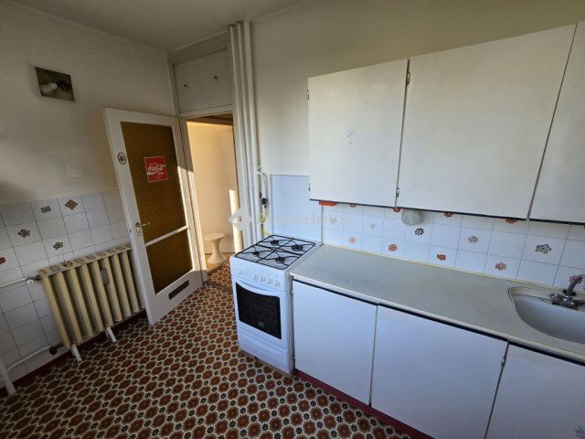Eladó panellakás, Veszprémben, Stromfeld Aurél utcában 44.9 M Ft