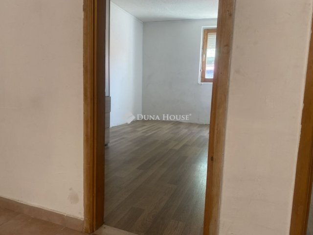 Eladó családi ház, Dömsödön 23.5 M Ft, 4 szobás