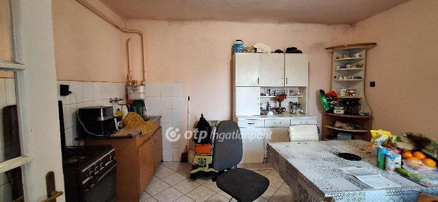 Eladó családi ház, Kiskőrösön 24 M Ft, 4 szobás