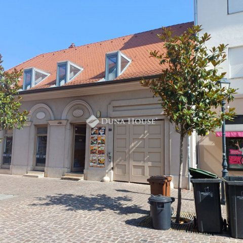 Kiadó téglalakás, albérlet, Pécsett 150 E Ft / hó, 2 szobás