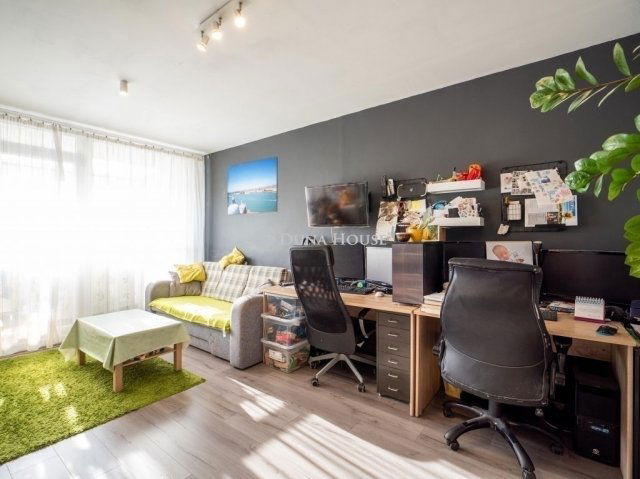 Eladó panellakás, Pécsett 39.9 M Ft, 2 szobás