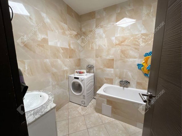 Eladó családi ház, Szolnokon 65 M Ft, 3 szobás