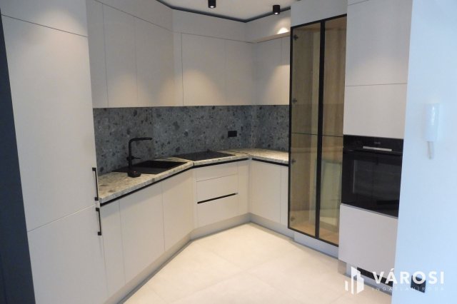 Eladó téglalakás, Szegeden 149 M Ft, 3 szobás