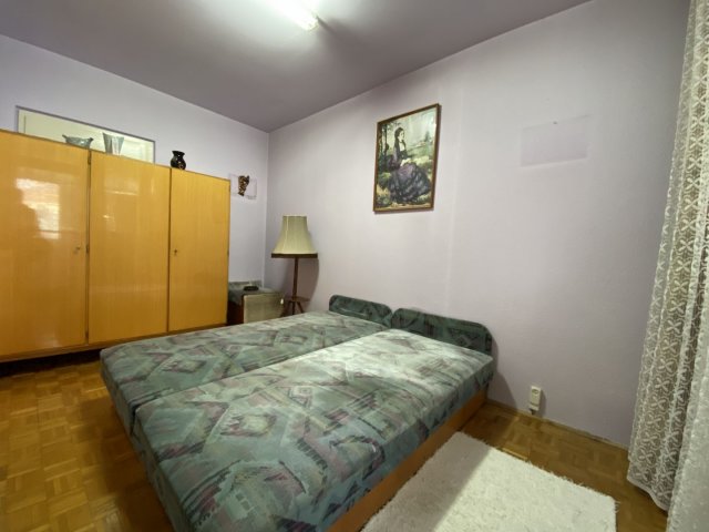 Kiadó panellakás, albérlet, Debrecenben 200 E Ft / hó, 3 szobás