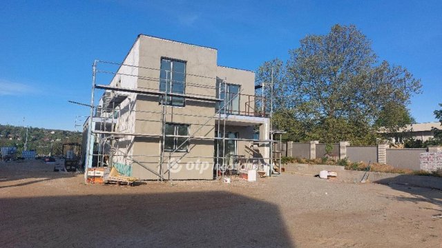 Eladó családi ház, Gödöllőn 159 M Ft, 4 szobás